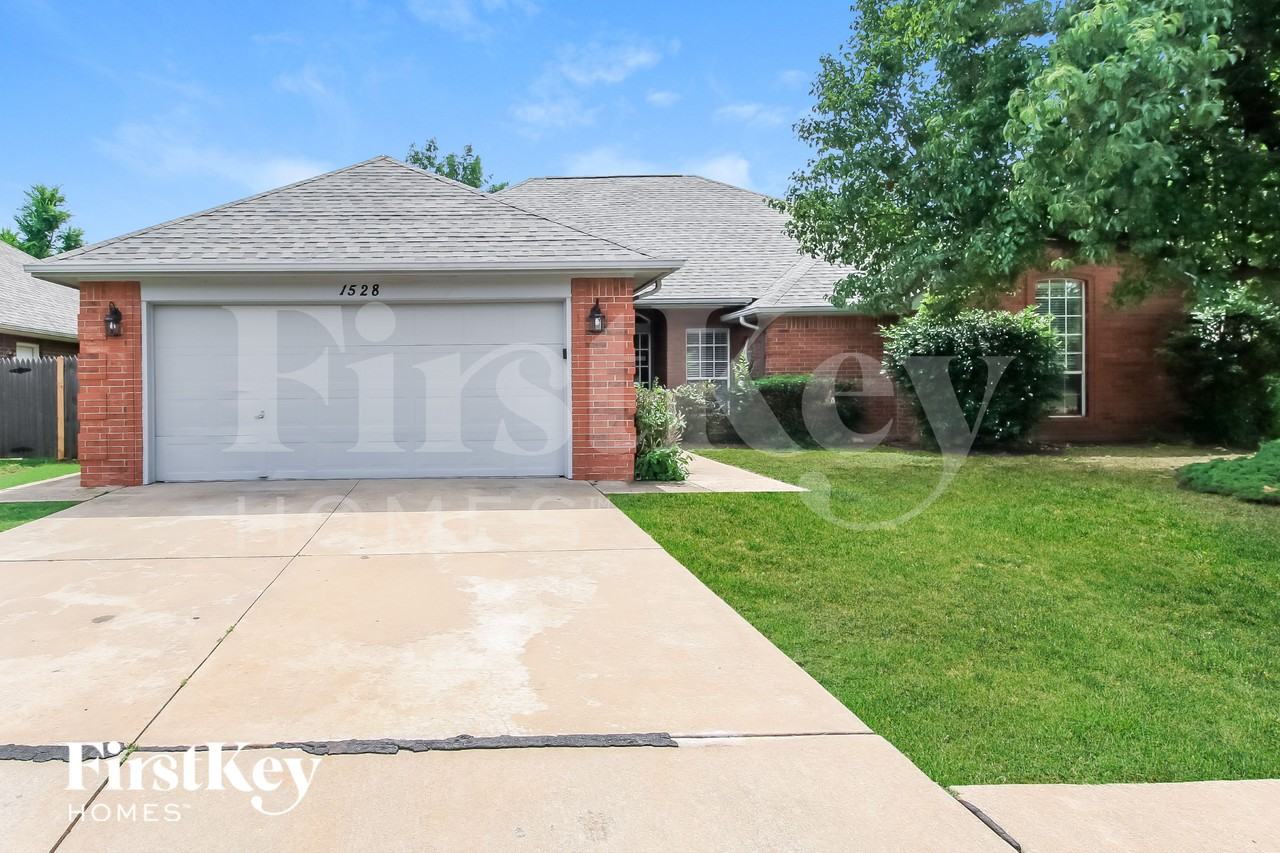 1528 Nw 179th St