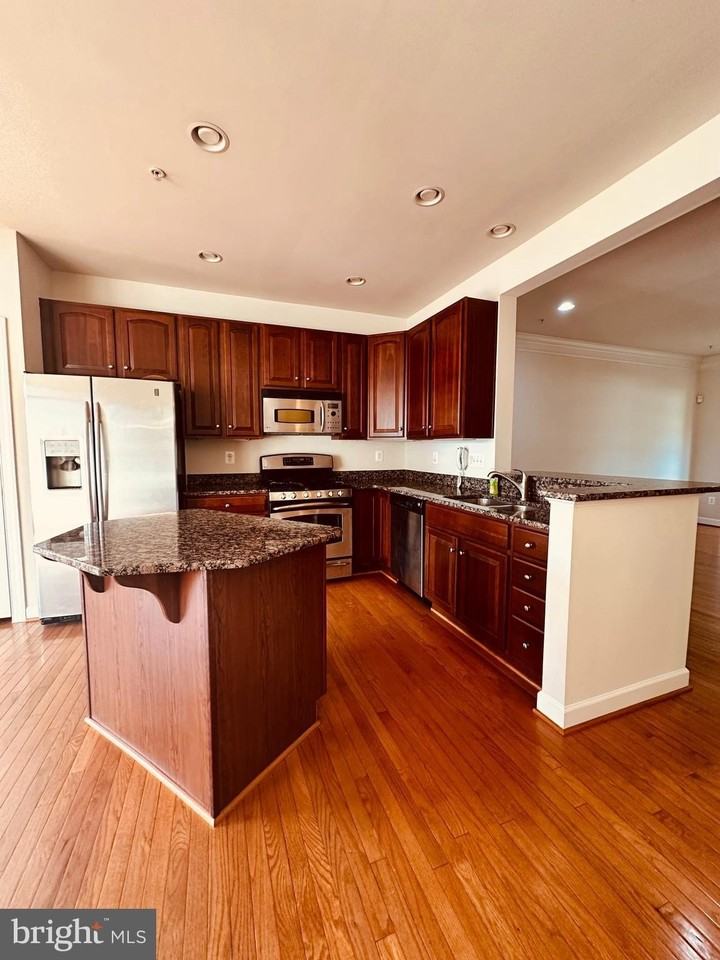 12117 Pond Pine Dr - Photo 6 of 32