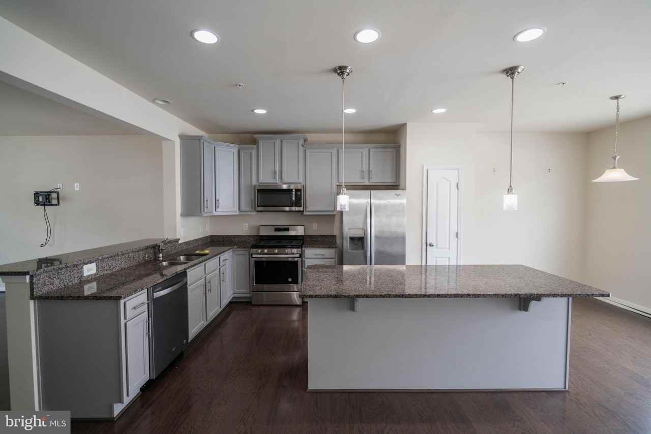 5004 Forest Pines Dr - Photo 5 of 50