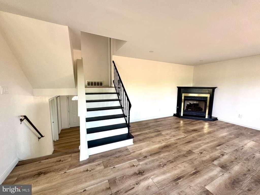 7420 Wyndam Rd - Photo 2 of 16