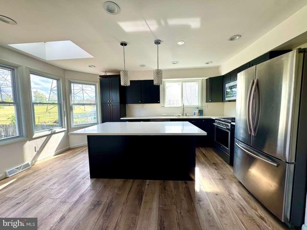 7420 Wyndam Rd - Photo 3 of 16