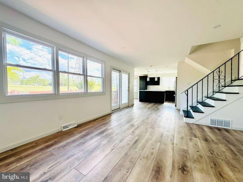7420 Wyndam Rd - Photo 4 of 16