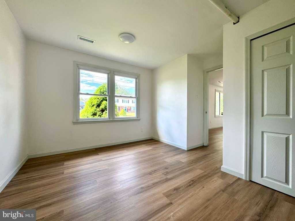 7420 Wyndam Rd - Photo 6 of 16