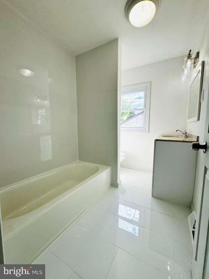 7420 Wyndam Rd - Photo 7 of 16