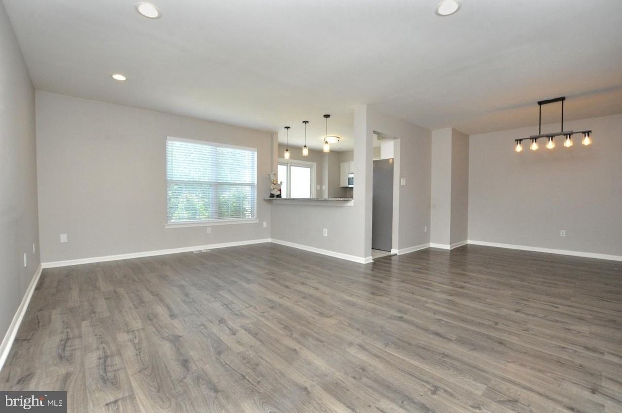 70 Roosevelt Blvd - Photo 3 of 30
