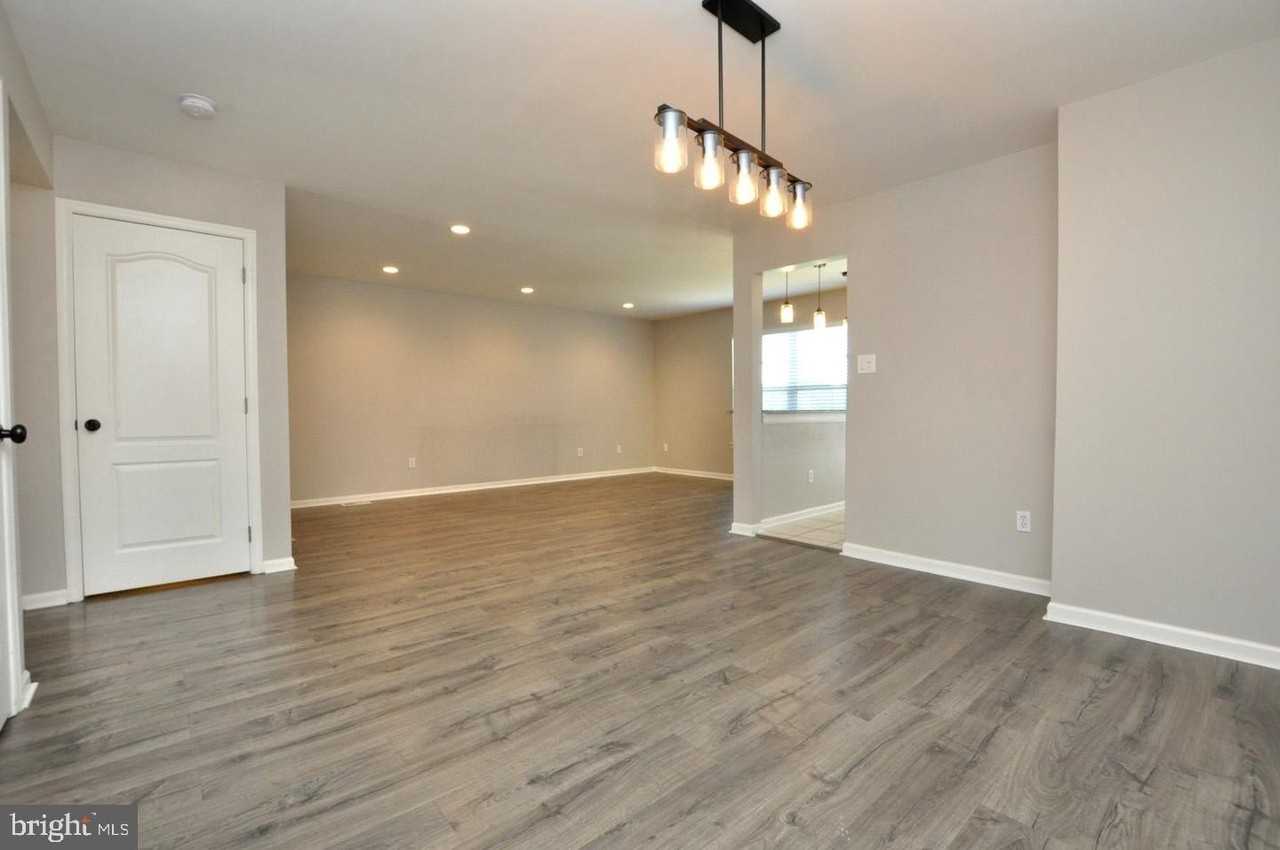 70 Roosevelt Blvd - Photo 4 of 30