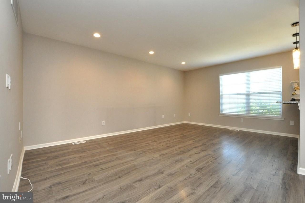 70 Roosevelt Blvd - Photo 5 of 30