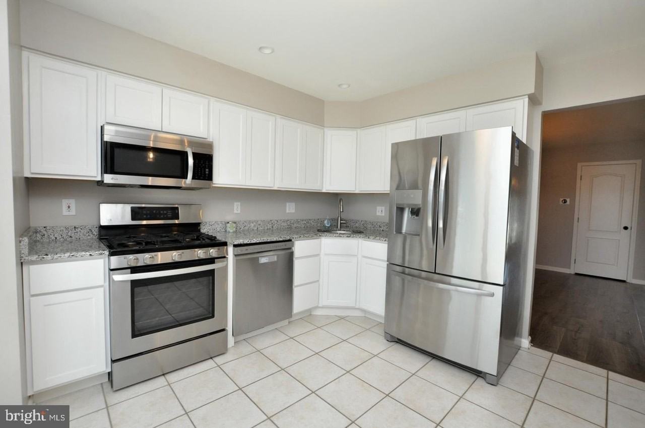 70 Roosevelt Blvd - Photo 7 of 30