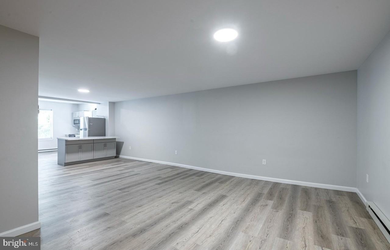 419 Woodward St #4 - Photo 2 of 14