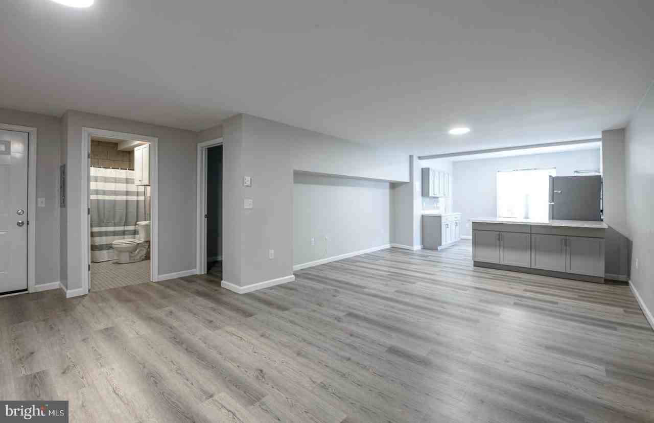419 Woodward St #4 - Photo 3 of 14