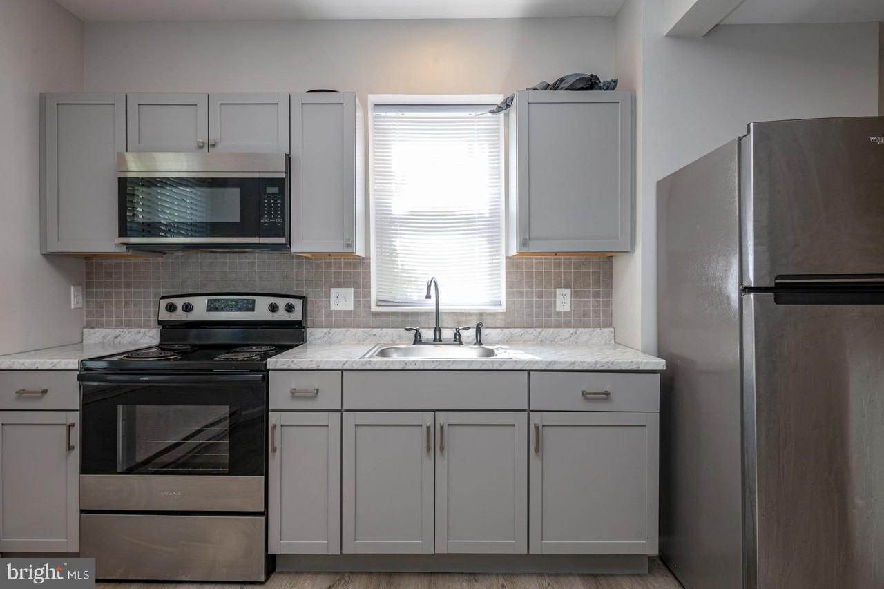 419 Woodward St #4 - Photo 6 of 14