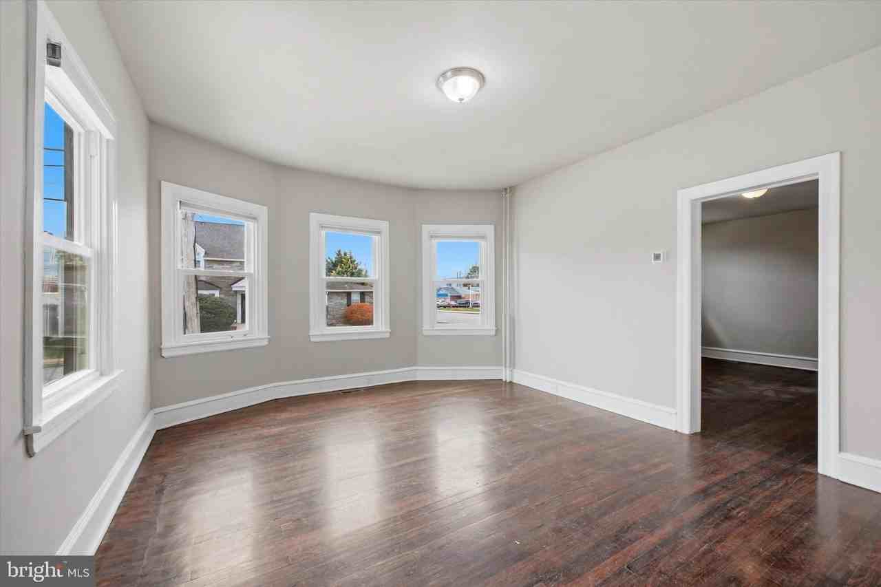 101 N EAGLE Road #1 - Photo 2 of 9