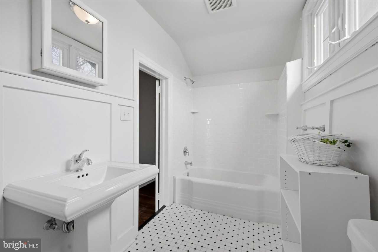 101 N EAGLE Road #2 - Photo 3 of 8