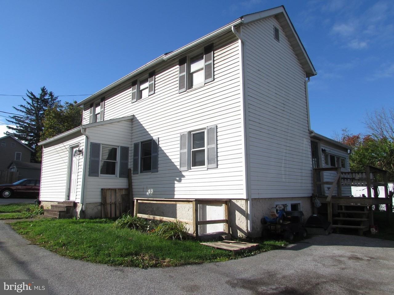 907 Middle St #1