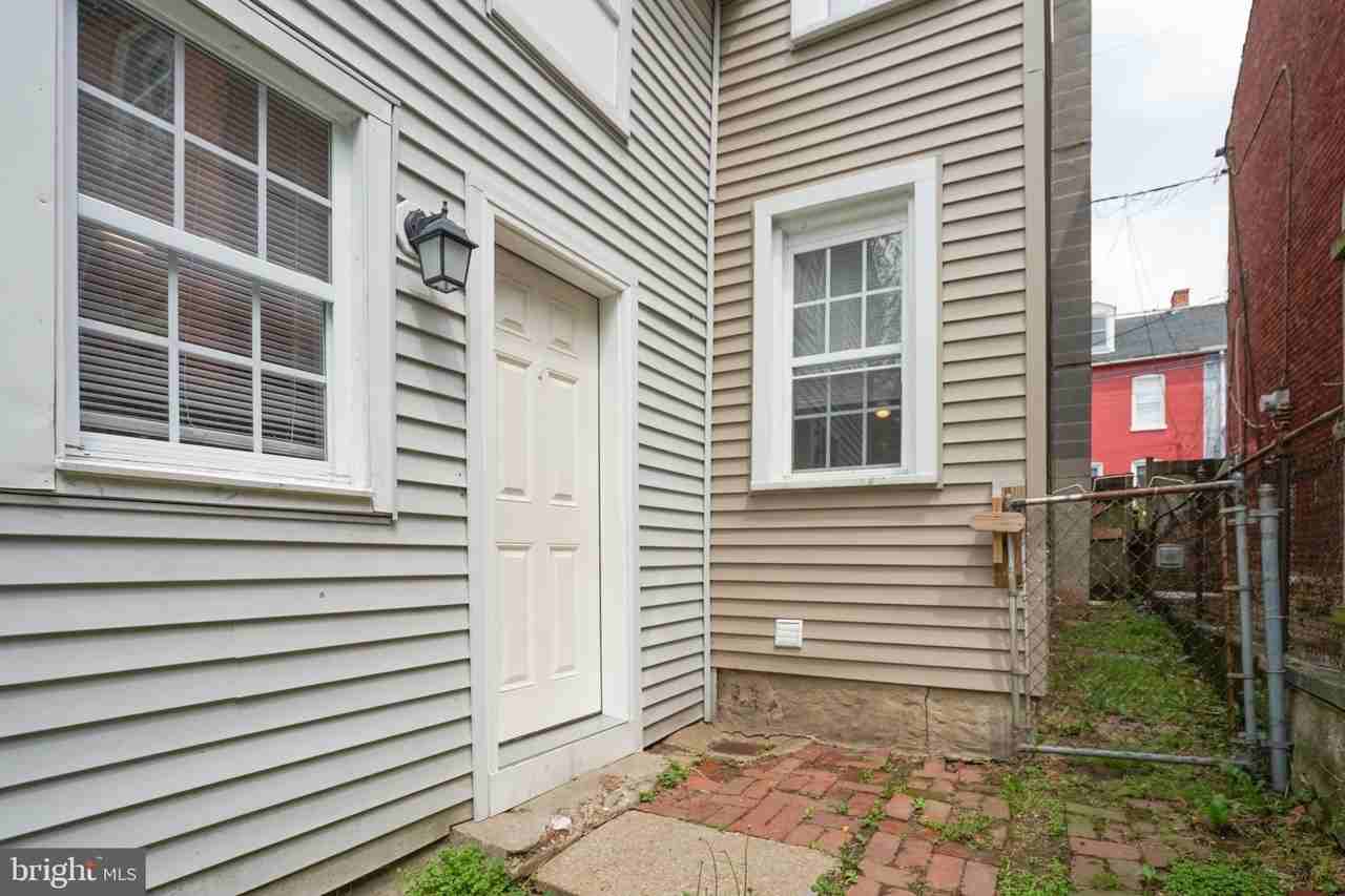 404 Beaver St - Photo 4 of 11