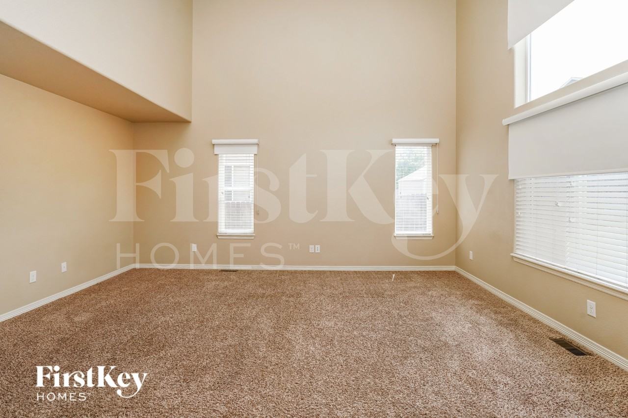 7724 Landover Ln - Photo 3 of 16
