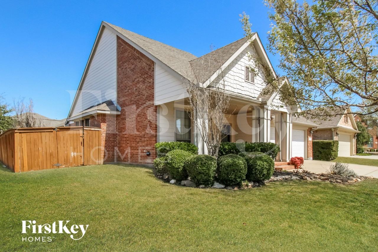 9752 Forney Trl - Photo 2 of 15