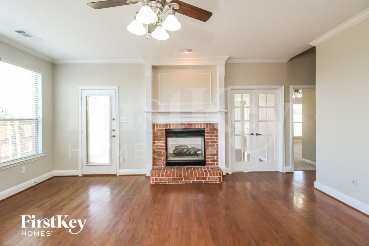 9752 Forney Trl - Photo 3 of 15