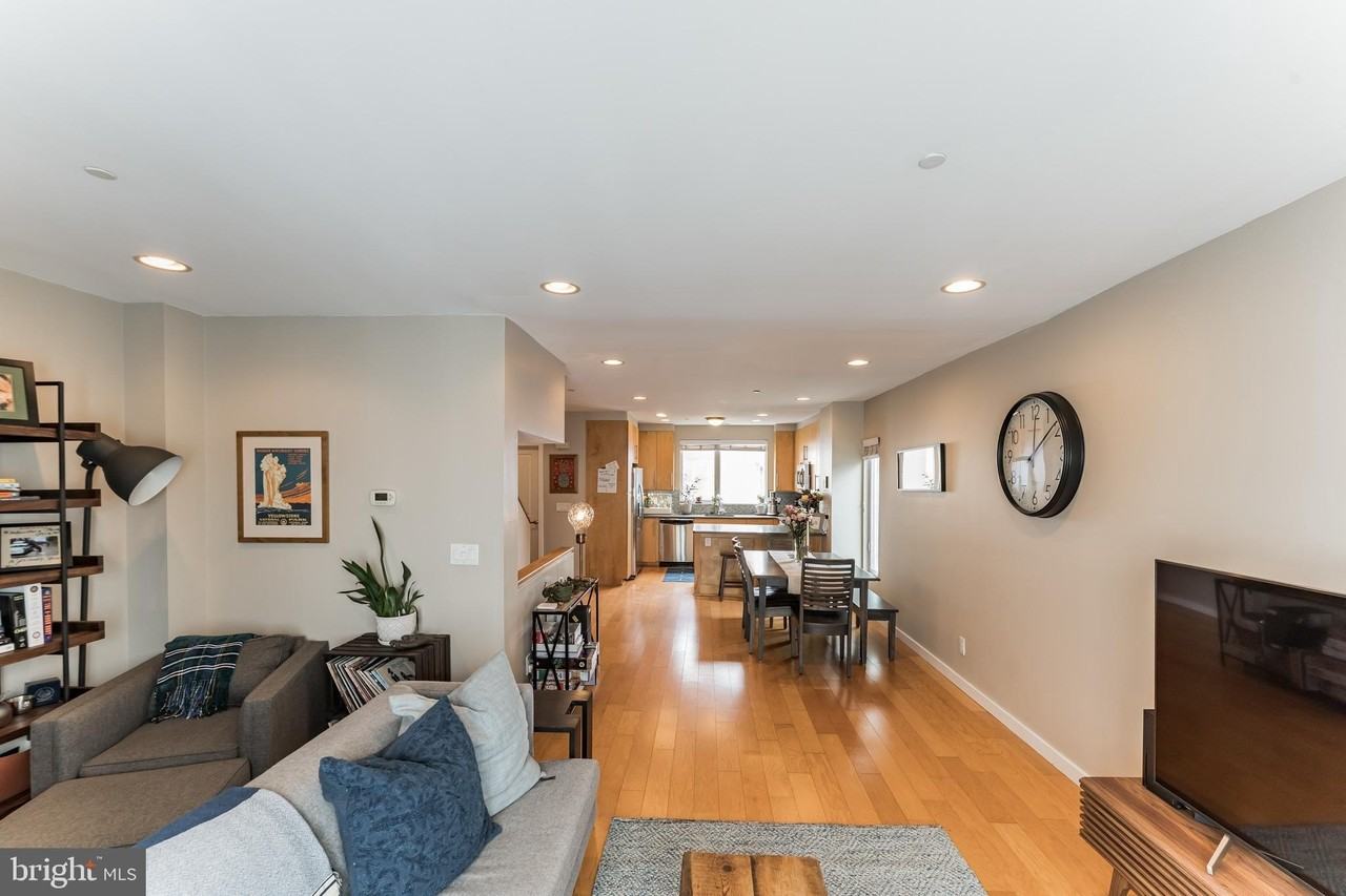 211 Brown St #12 - Photo 4 of 30