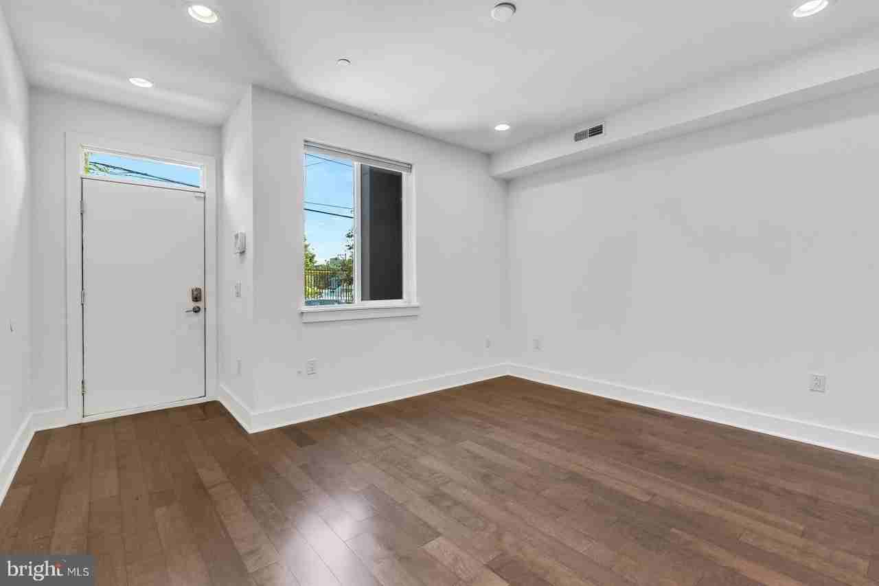 164 W Master St - Photo 2 of 50
