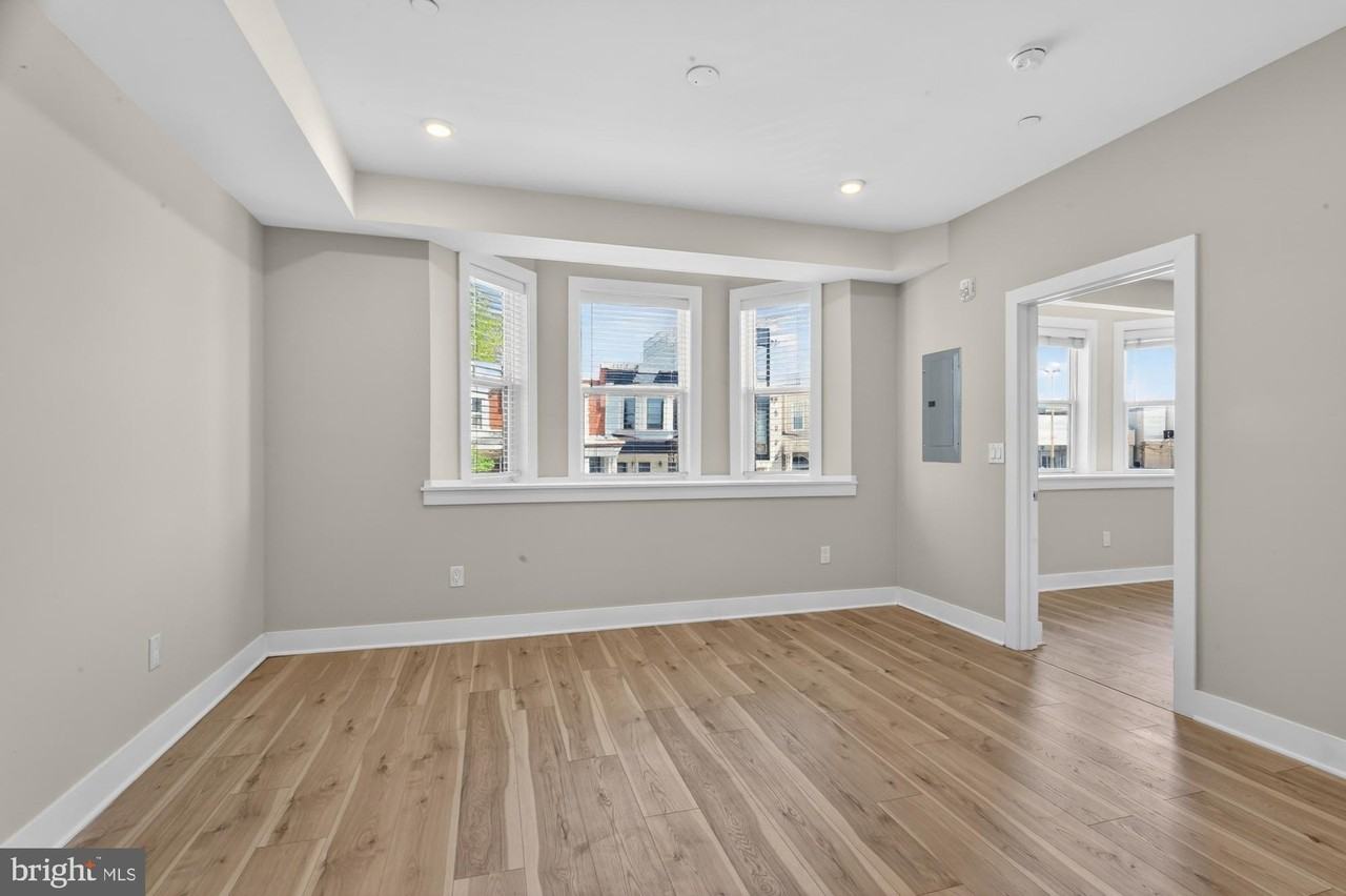 5230 Walnut St #2F - Photo 6 of 21