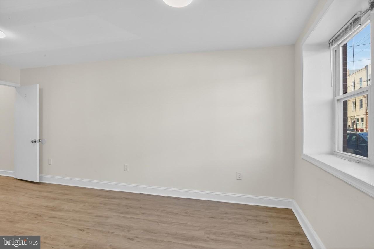 1615 S 2nd St #1F - Photo 2 of 10