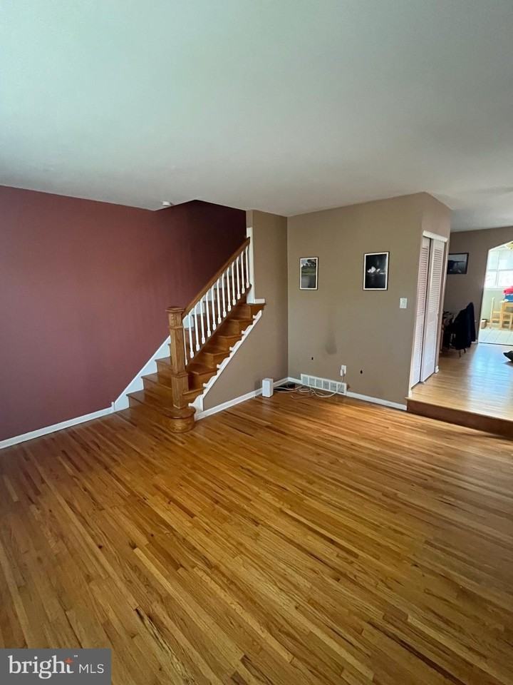 7243 Shalkop St - Photo 2 of 15