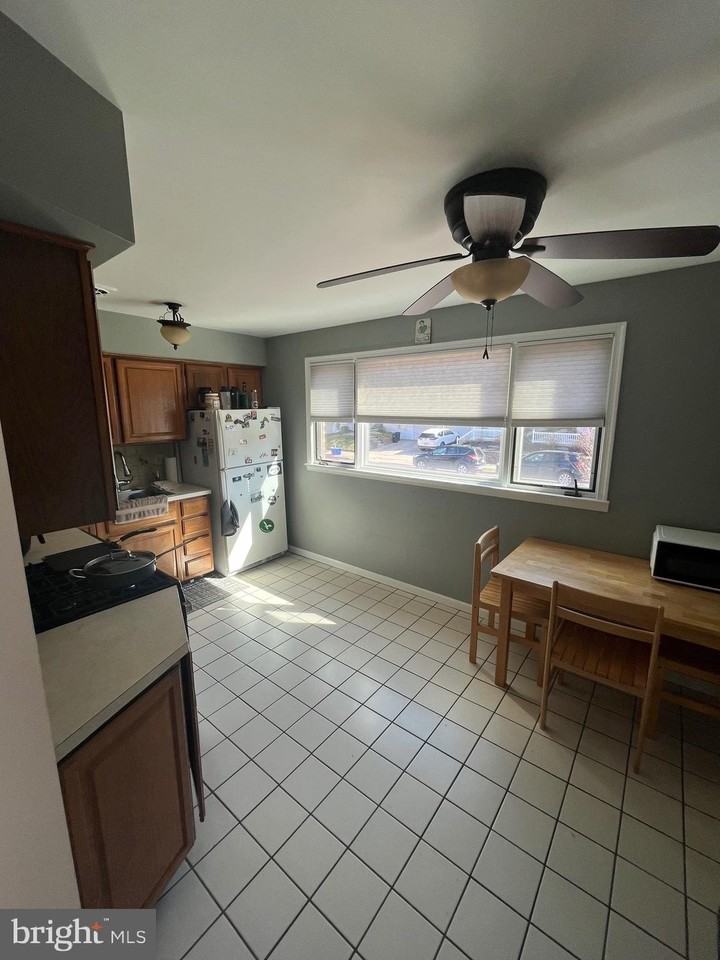 7243 Shalkop St - Photo 3 of 15