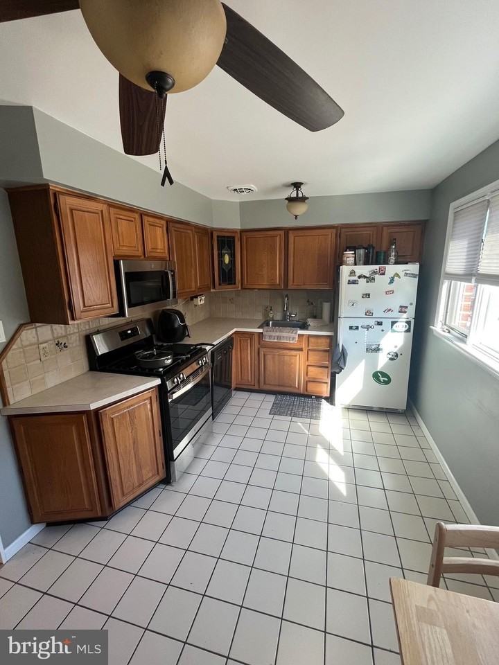 7243 Shalkop St - Photo 4 of 15
