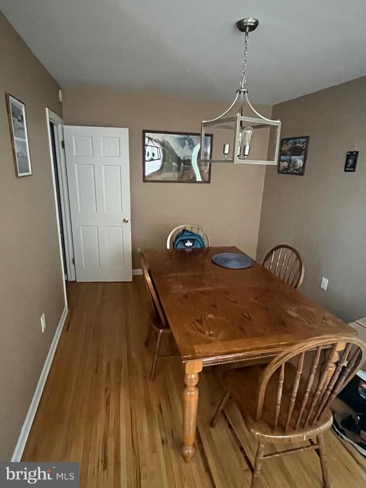 7243 Shalkop St - Photo 5 of 15