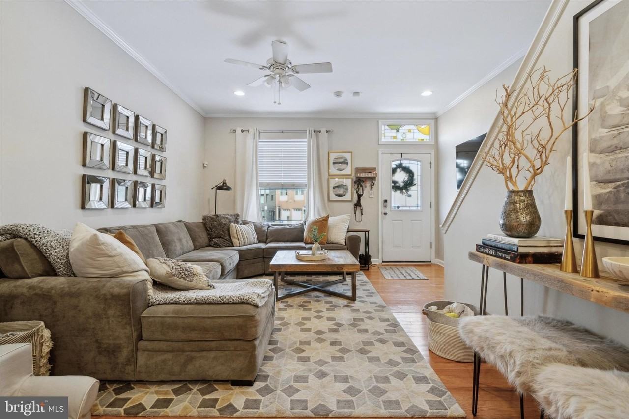 2527 Grays Ferry Ave - Photo 2 of 25