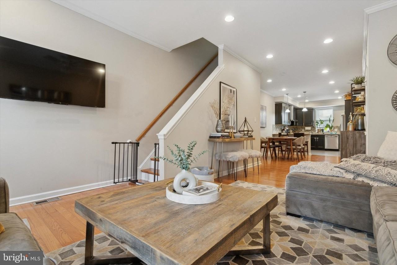 2527 Grays Ferry Ave - Photo 4 of 25