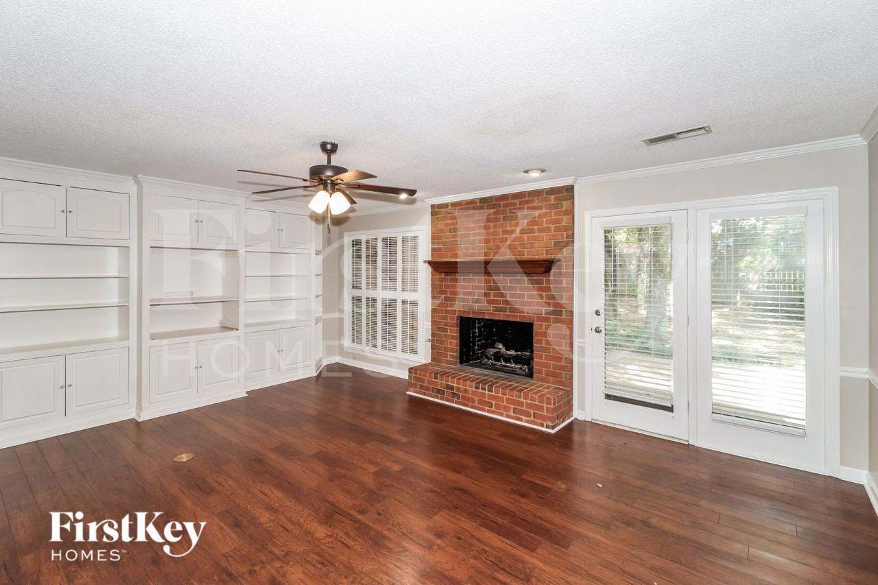 8410 Walnut Tree Dr - Photo 2 of 16