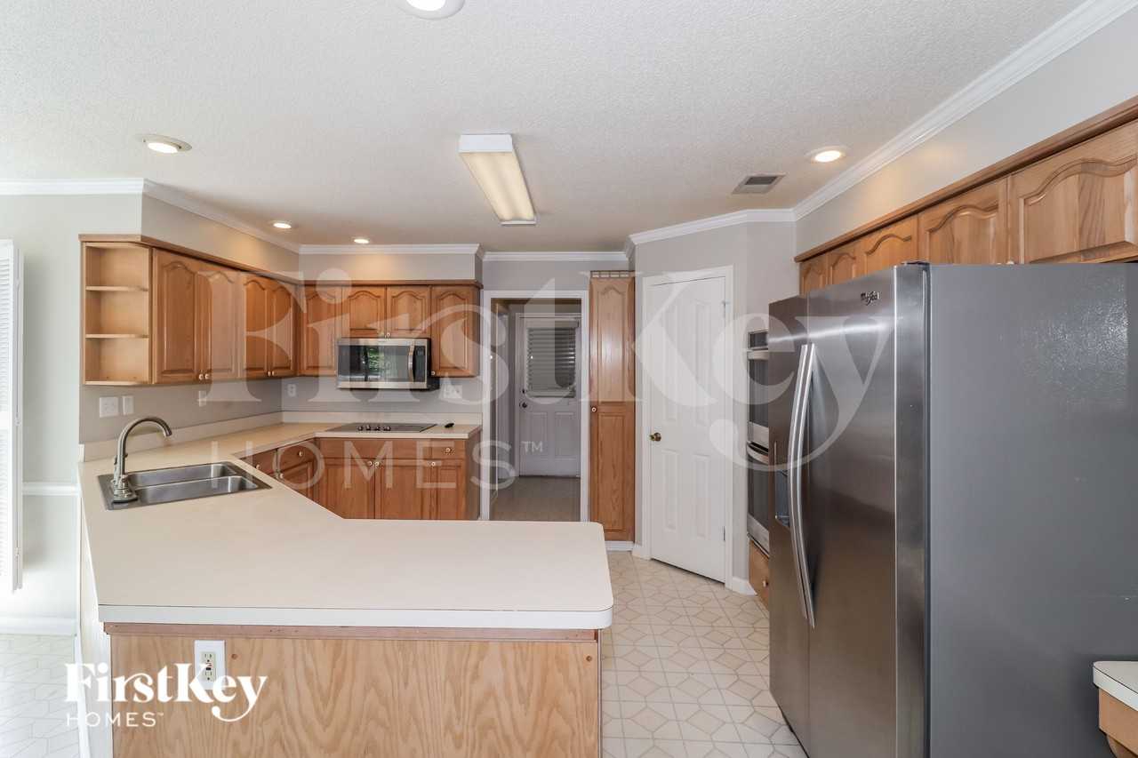 8410 Walnut Tree Dr - Photo 5 of 16