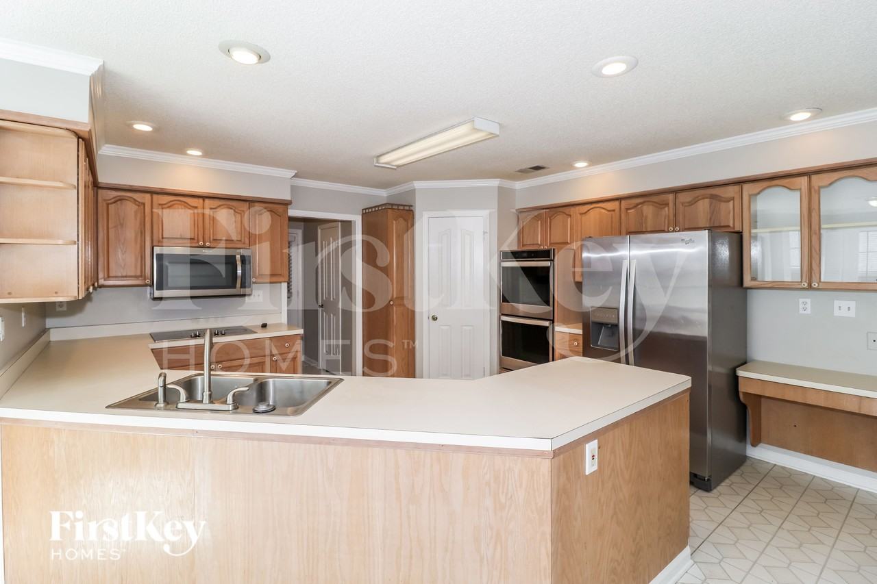 8410 Walnut Tree Dr - Photo 6 of 16