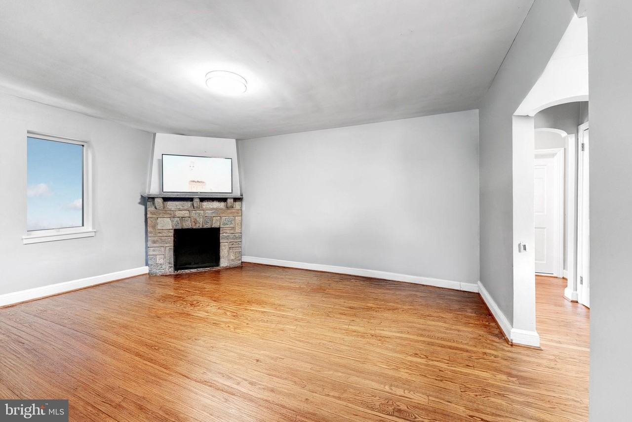 715 N George Mason Dr - Photo 2 of 29