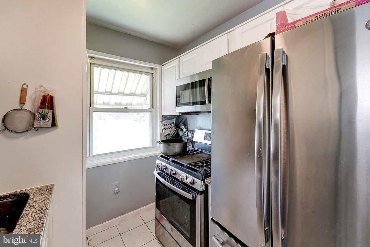 715 N George Mason Dr - Photo 6 of 29