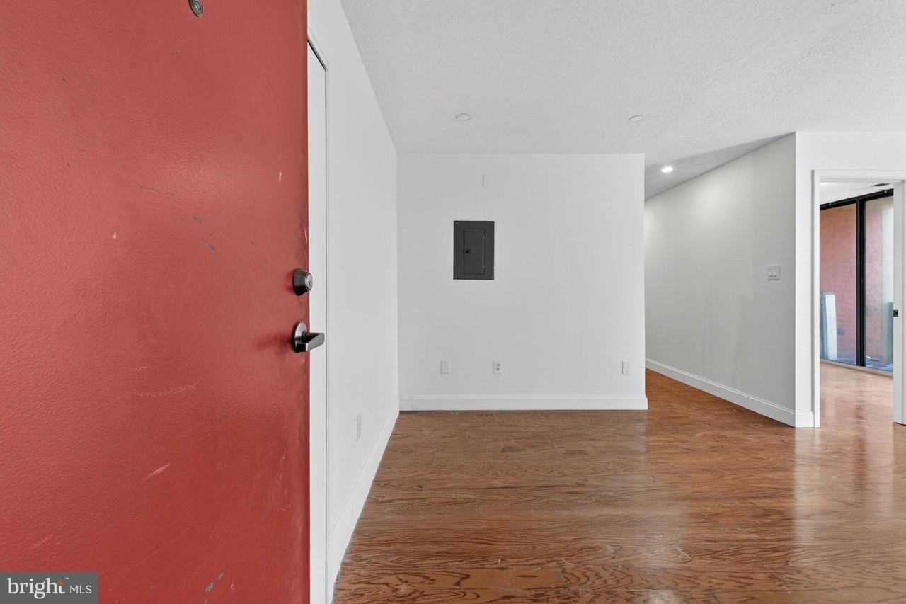 16 S Van Dorn St #506 - Photo 3 of 28