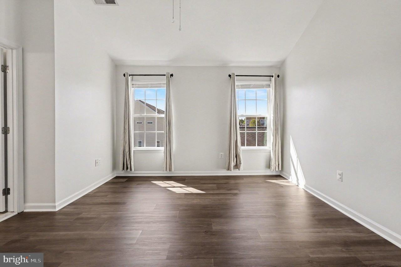 7124 Azalea Dr - Photo 5 of 27