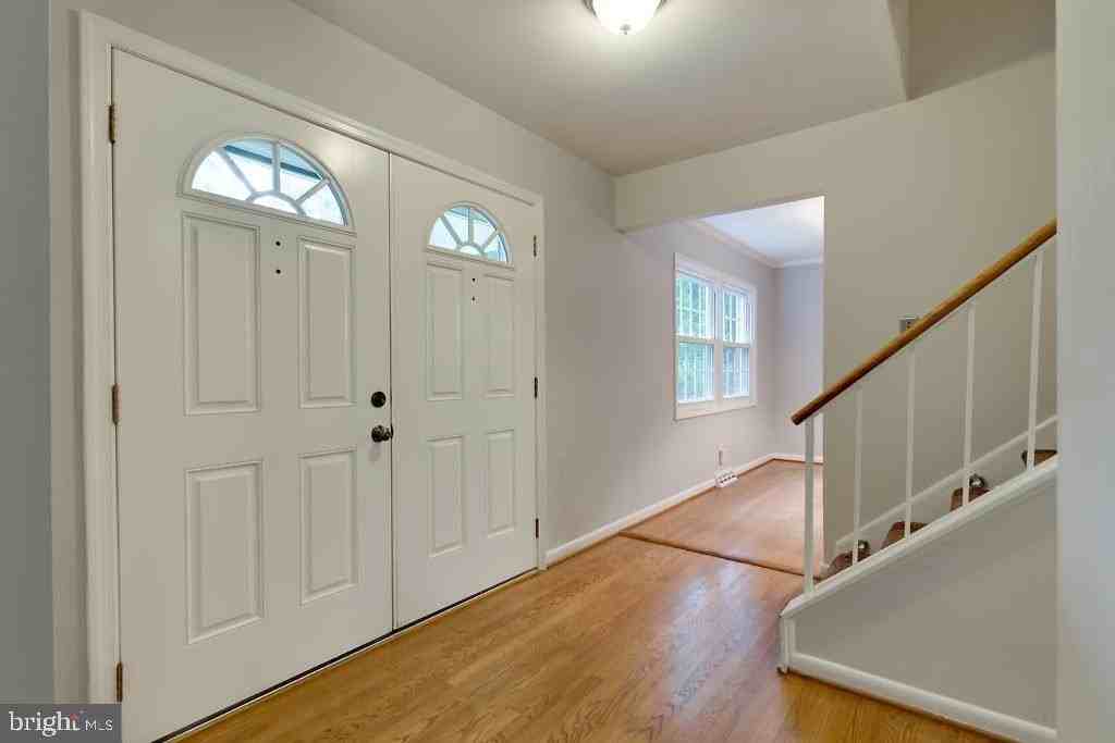 2503 Fowlers Ln - Photo 4 of 50
