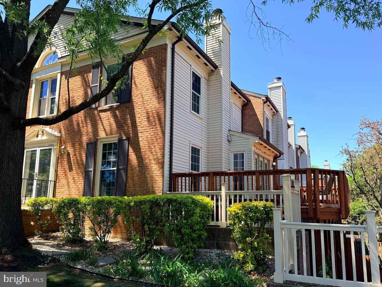 5800 Apsley House Ct - Photo 3 of 4