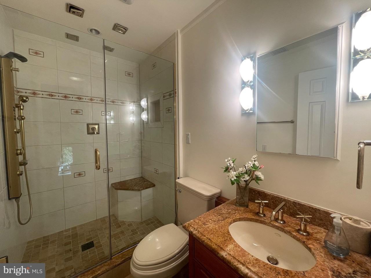 8526 Raglan Rd - Photo 2 of 8