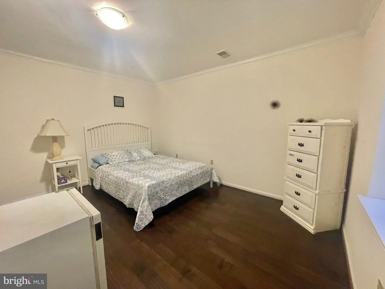 8526 Raglan Rd - Photo 6 of 8
