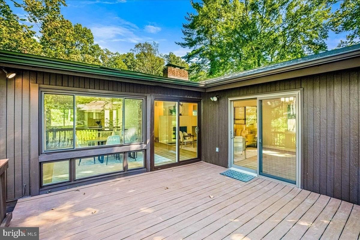 4302 Wakefield Dr - Photo 5 of 50