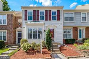 featured image of 15462 Windsong Ln