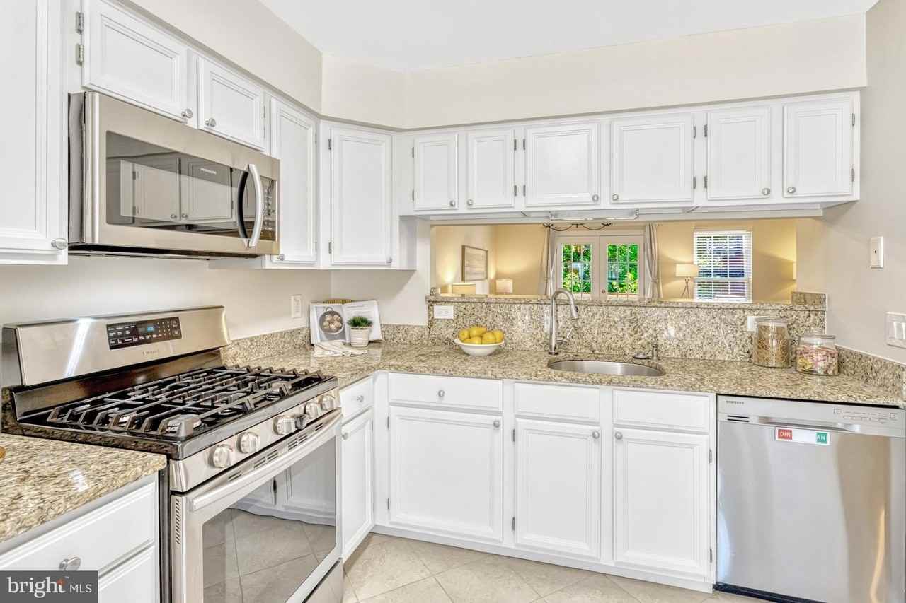 15462 Windsong Ln - Photo 7 of 32