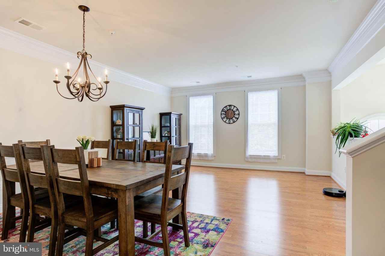15160 Kentshire Dr - Photo 3 of 37