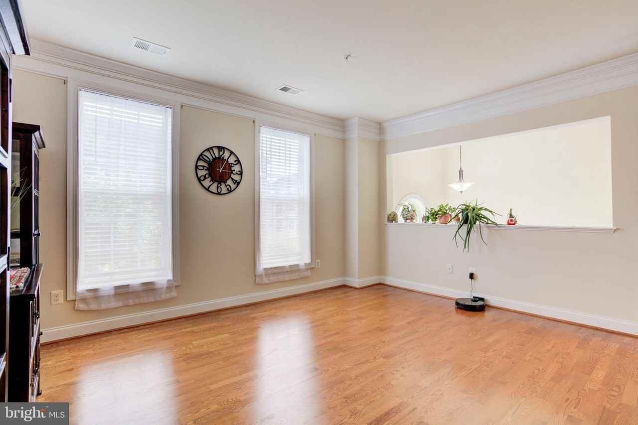 15160 Kentshire Dr - Photo 4 of 37