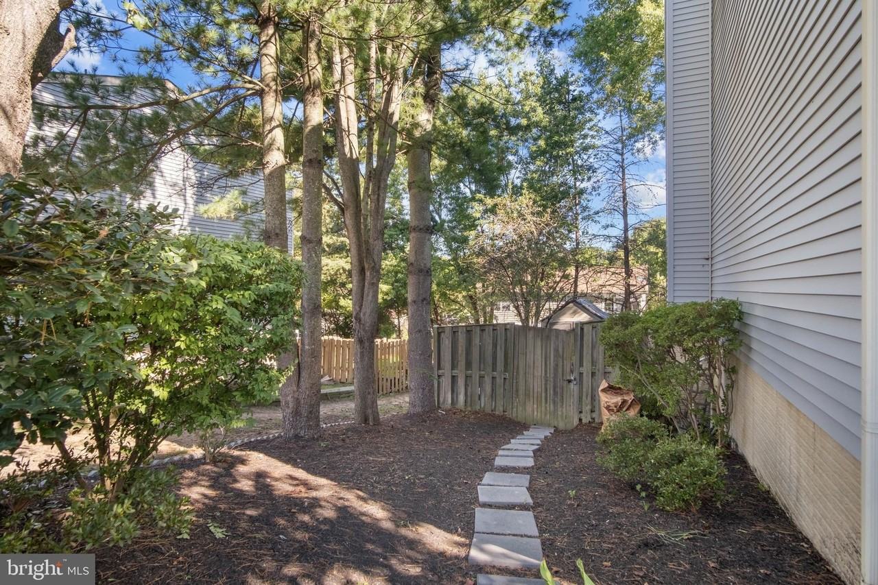 3390 Longbow Ct - Photo 3 of 31