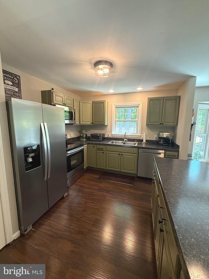 2308 Harpoon Dr - Photo 4 of 22